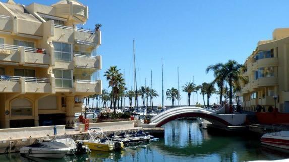 Coqueto Apartamento En Puerto Marina Con Piscina Benalmádena Eksteriør bilde